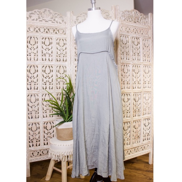 🎉HP🎉 Sage Crinkle Fabric Spaghetti Strap Maxi Dress - Picture 4 of 13